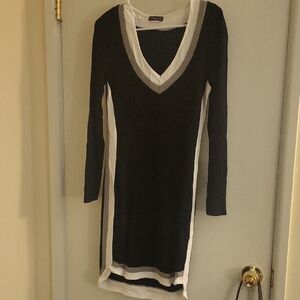 VENUS Elegant Black and White V-Neck Dress